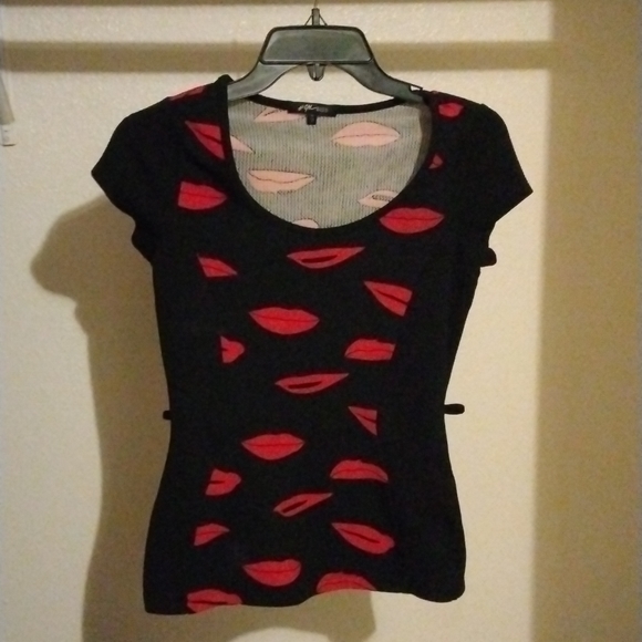 # Gal BOSS medium black and red ♥️ top. - Picture 5 of 6